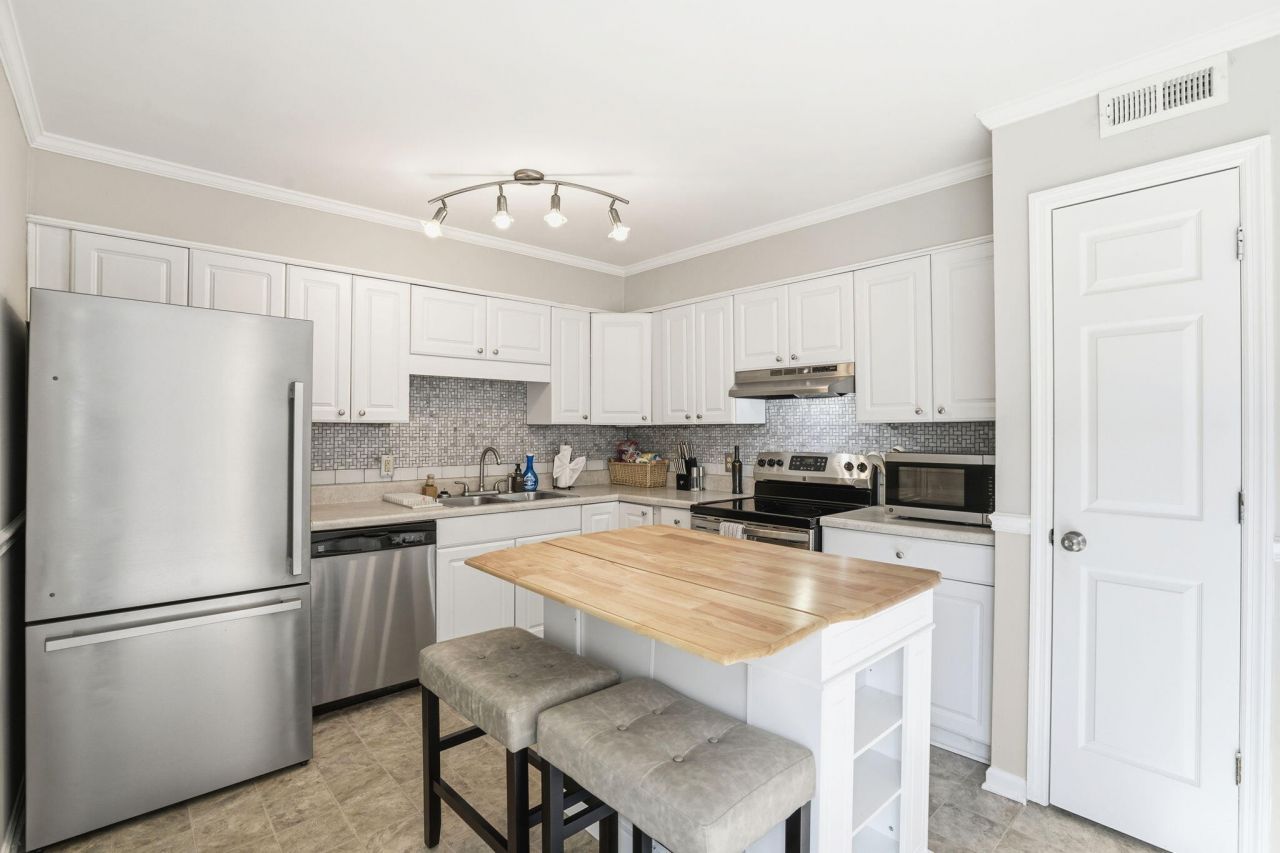 7879 Sandida Court Photo 7