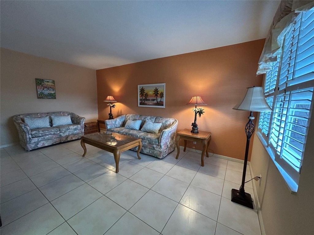2050 NE 39th Street, Unit 207, Lighthouse Point, FL 33064 Photo
