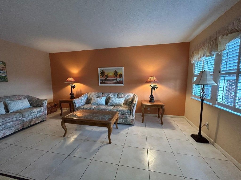 2050 NE 39th Street, Unit 207, Lighthouse Point, FL 33064 Photo