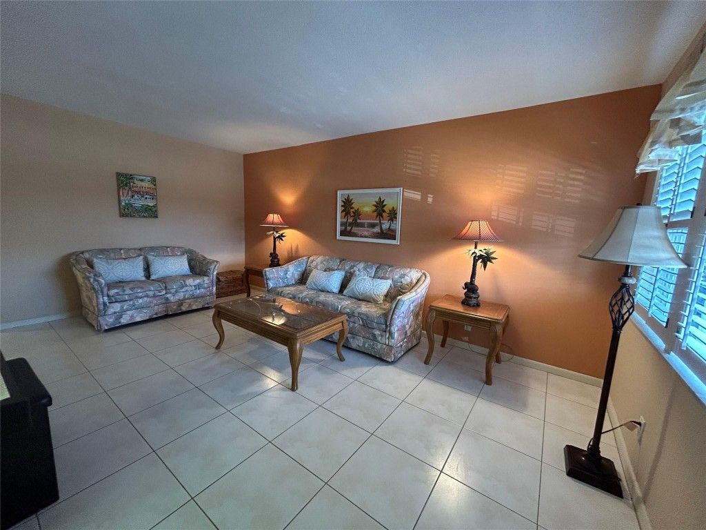 2050 NE 39th Street, Unit 207, Lighthouse Point, FL 33064 Photo