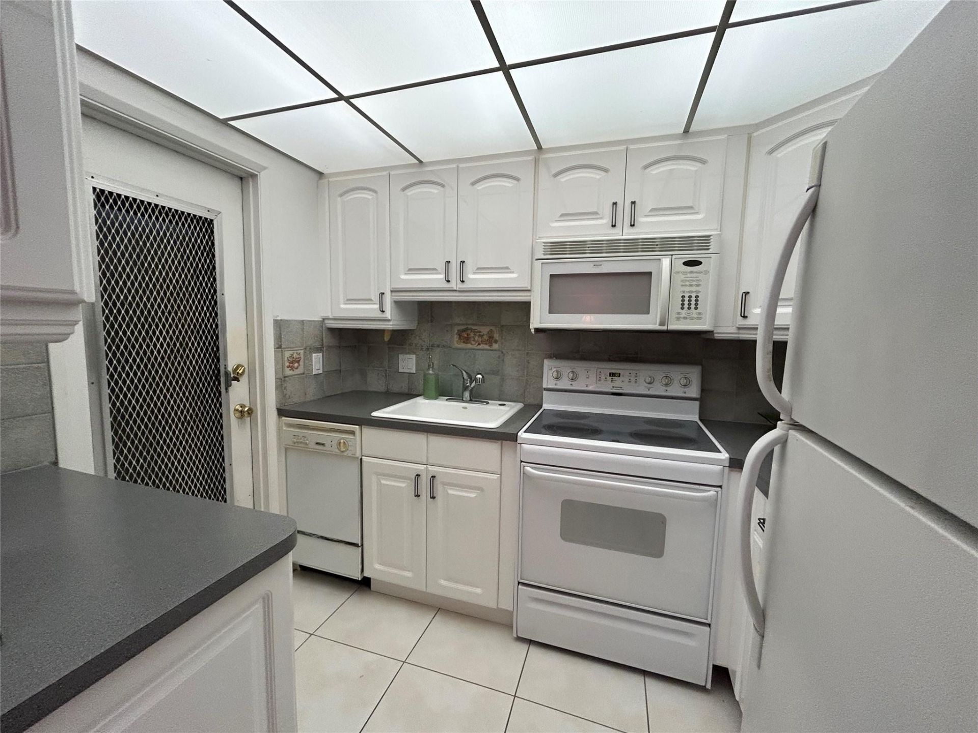 2050 NE 39th Street, Unit 207, Lighthouse Point, FL 33064 Photo