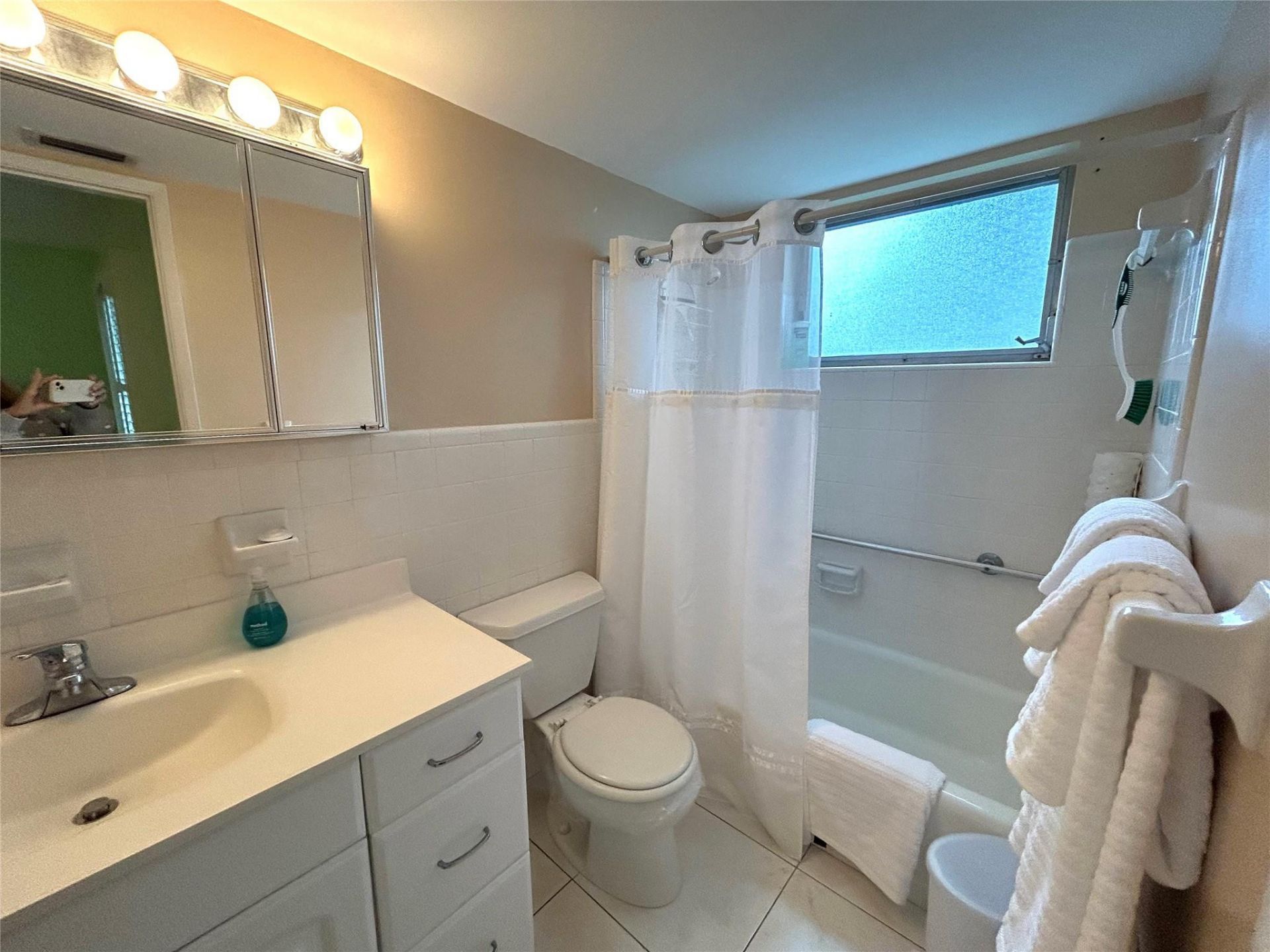 2050 NE 39th Street, Unit 207, Lighthouse Point, FL 33064 Photo