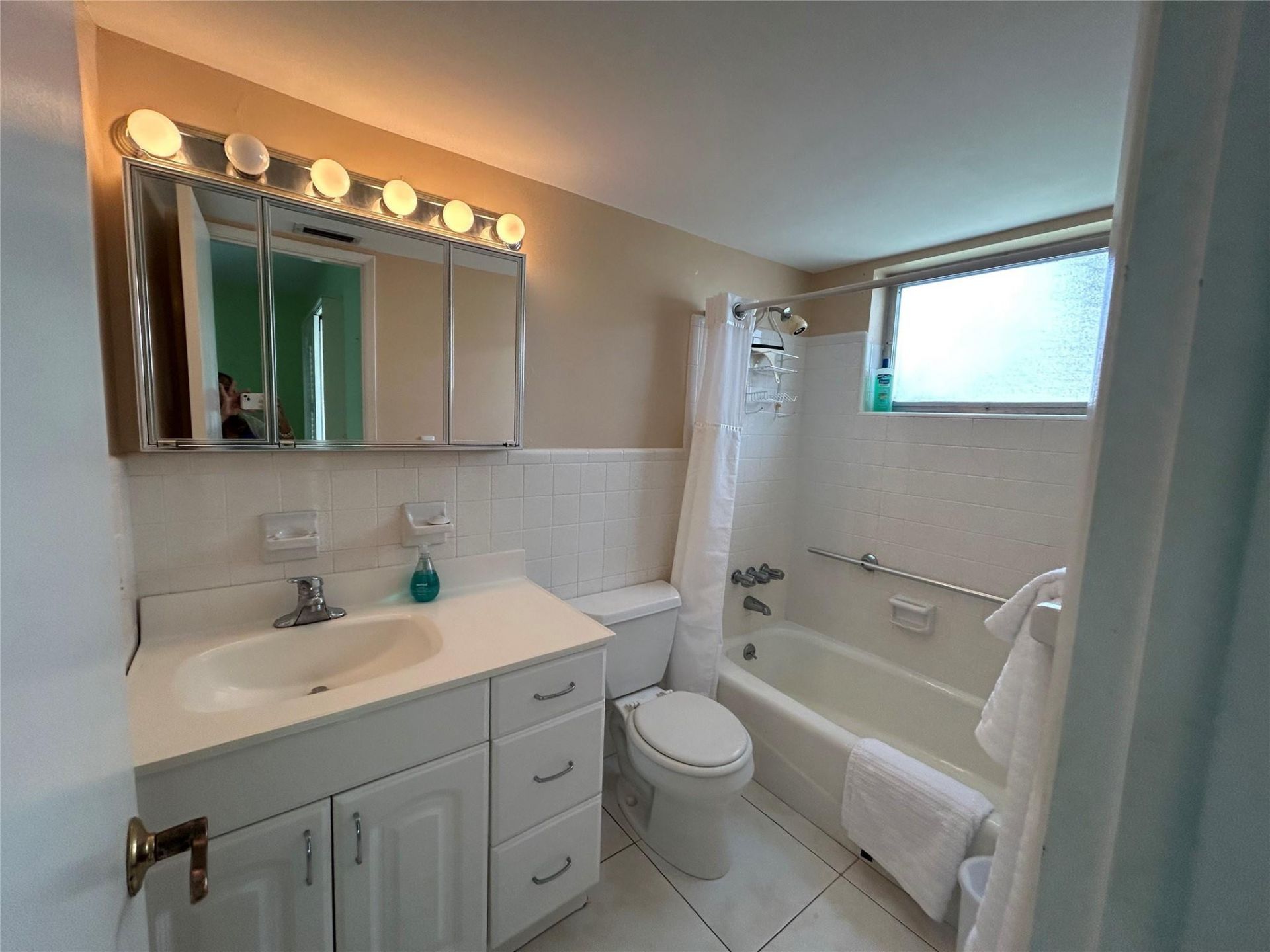 2050 NE 39th Street, Unit 207, Lighthouse Point, FL 33064 Photo