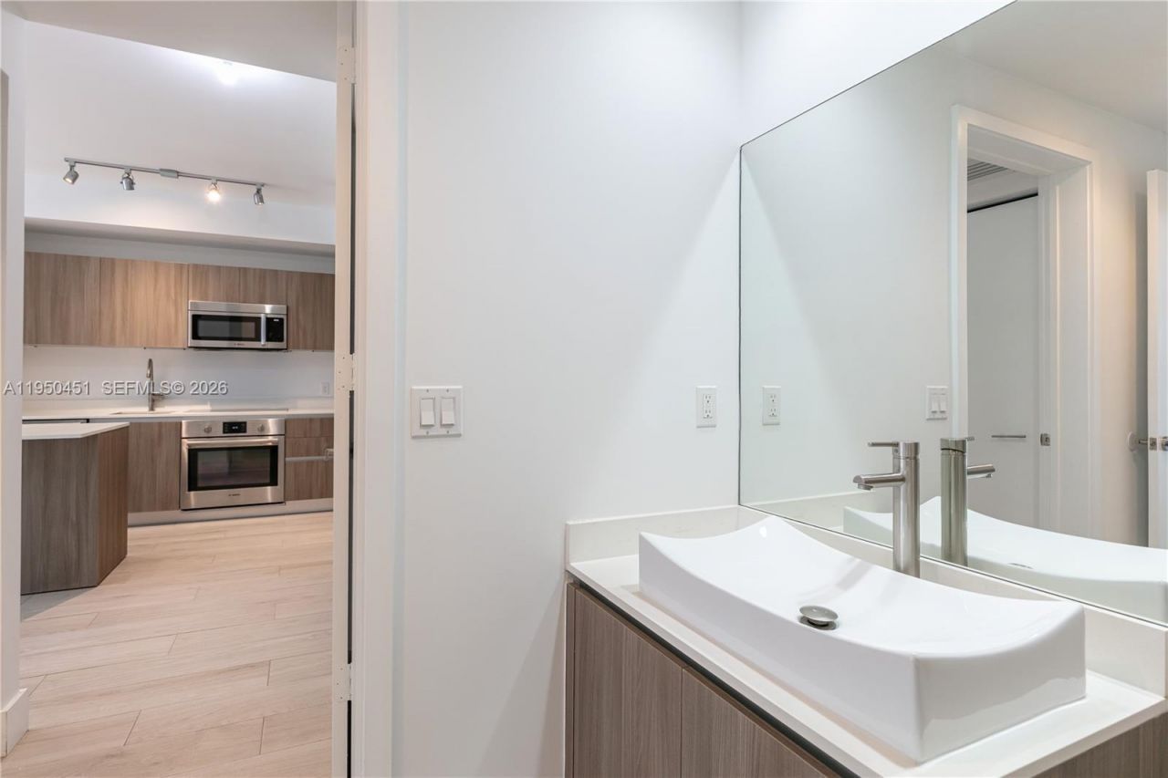 201 SW 17th Rd, Unit 303, Miami, FL 33129 Photo