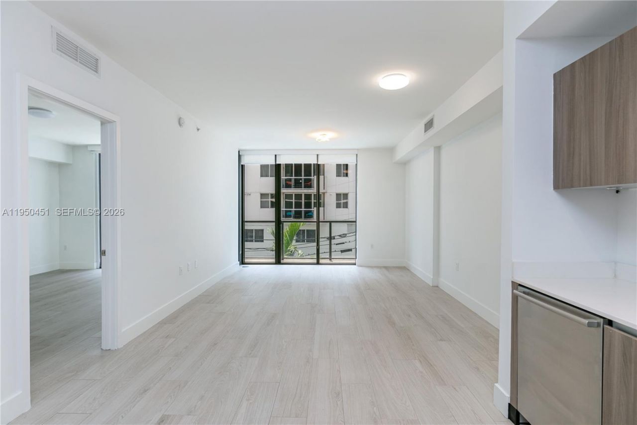 201 SW 17th Rd, Unit 303, Miami, FL 33129 Photo