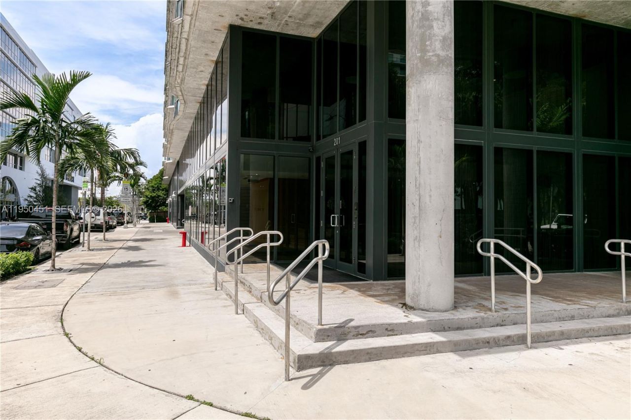 201 SW 17th Rd, Unit 303, Miami, FL 33129 Photo