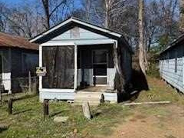 213 Elm St, Greenwood, MS 38930