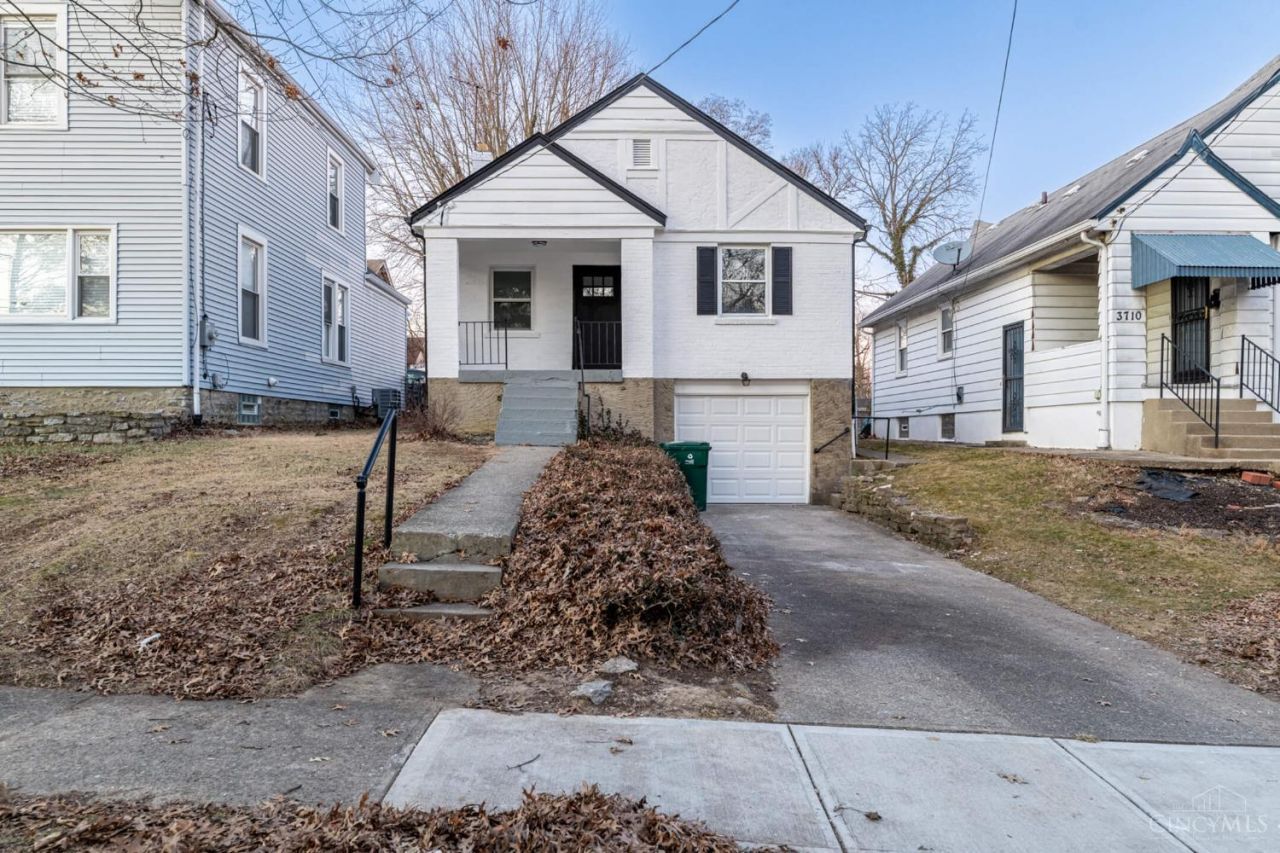 3708 Zinsle Avenue Cincinnati, OH 45213