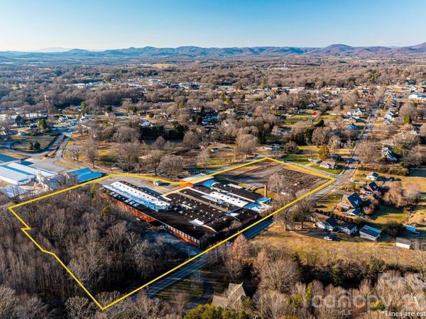 486 S Center Street , Taylors, NC 28681