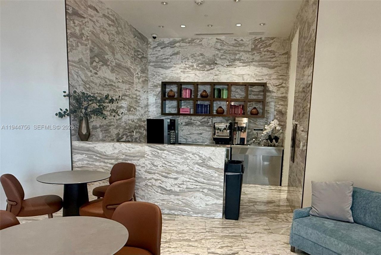 3300 NE 188th St, Unit 917, Aventura, FL 33180 Photo