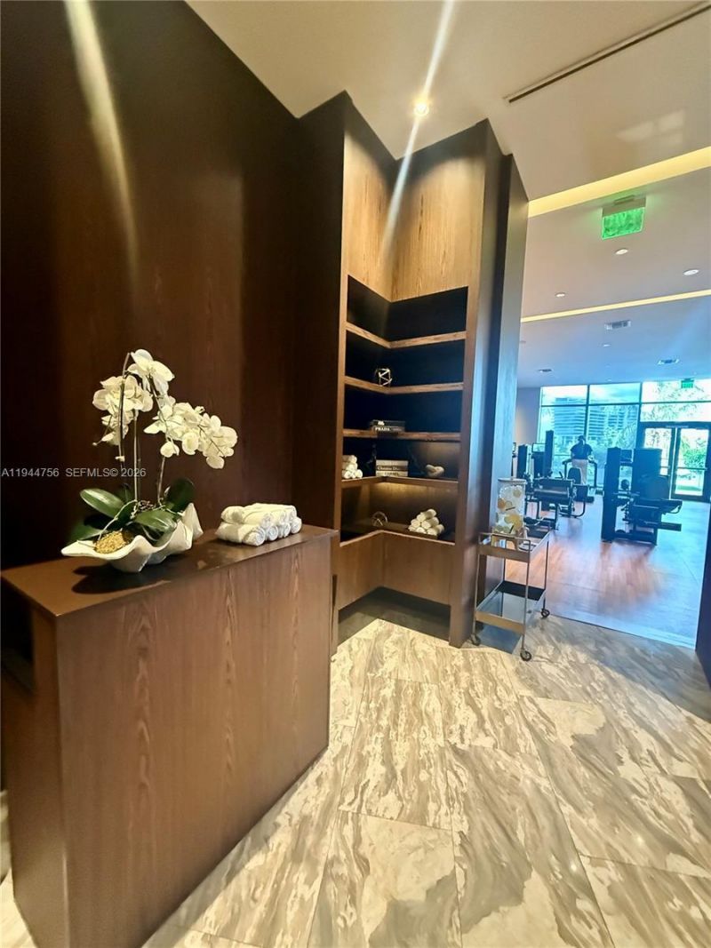 3300 NE 188th St, Unit 917, Aventura, FL 33180 Photo