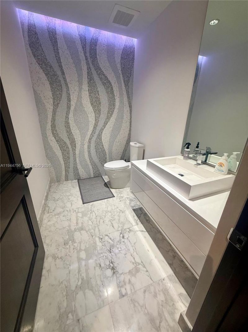 3300 NE 188th St, Unit 917, Aventura, FL 33180 Photo