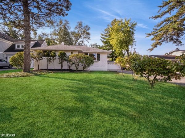 119 E Ellis Avenue, Libertyville, IL 60048