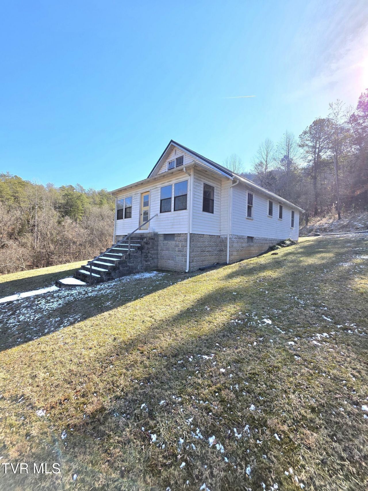 6793 Robinette Valley Road, Duffield, VA 24244 Main Photo