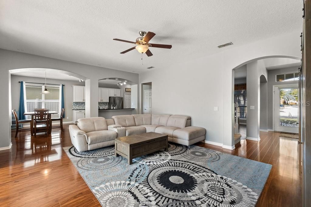 570 Johns Landing Way, Oakland, FL 34787 Photo