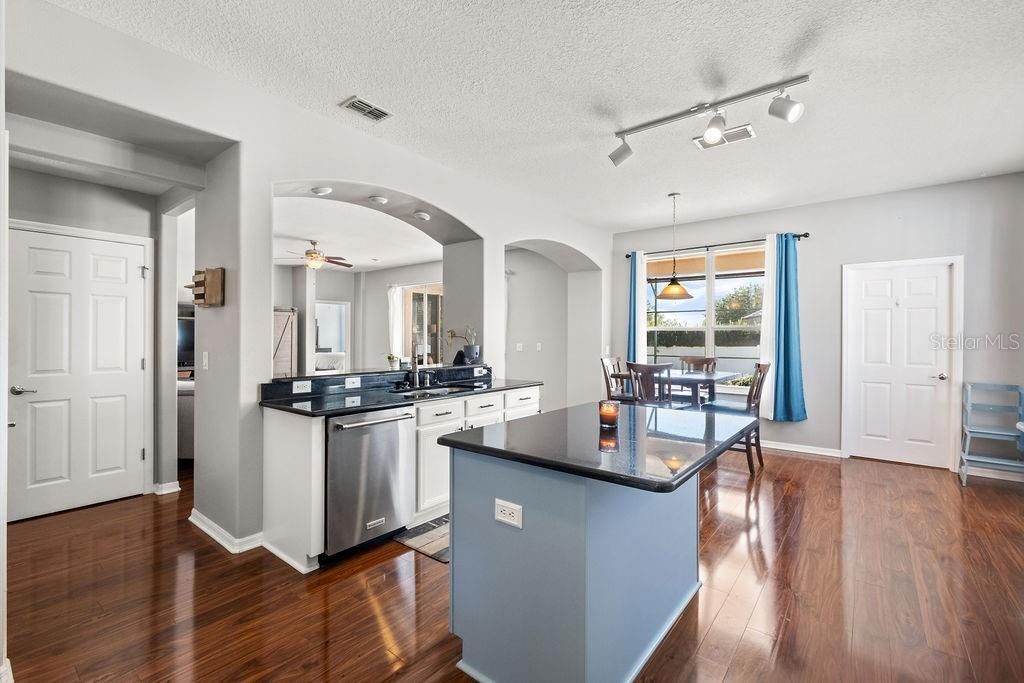 570 Johns Landing Way, Oakland, FL 34787 Photo