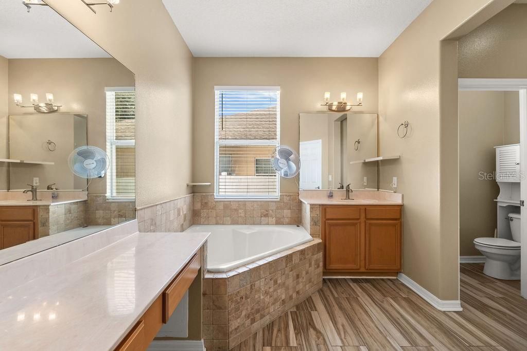 570 Johns Landing Way, Oakland, FL 34787 Photo