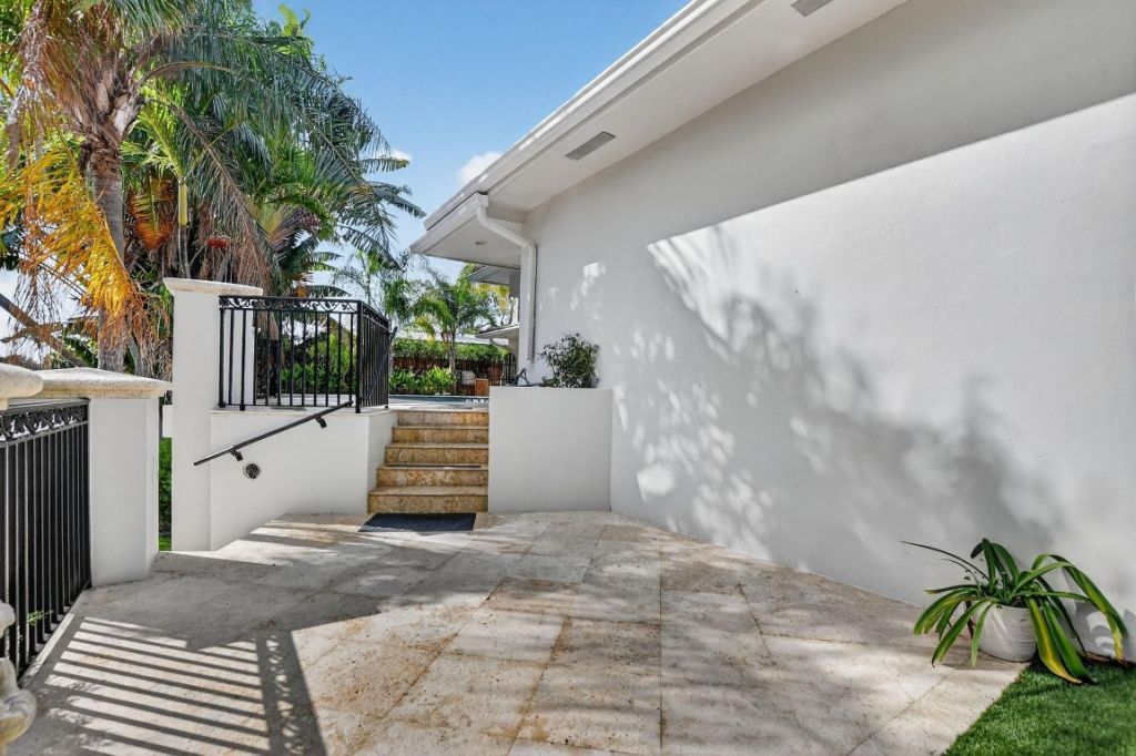 100 SW 8th Ave, Boca Raton, FL 33486 Photo