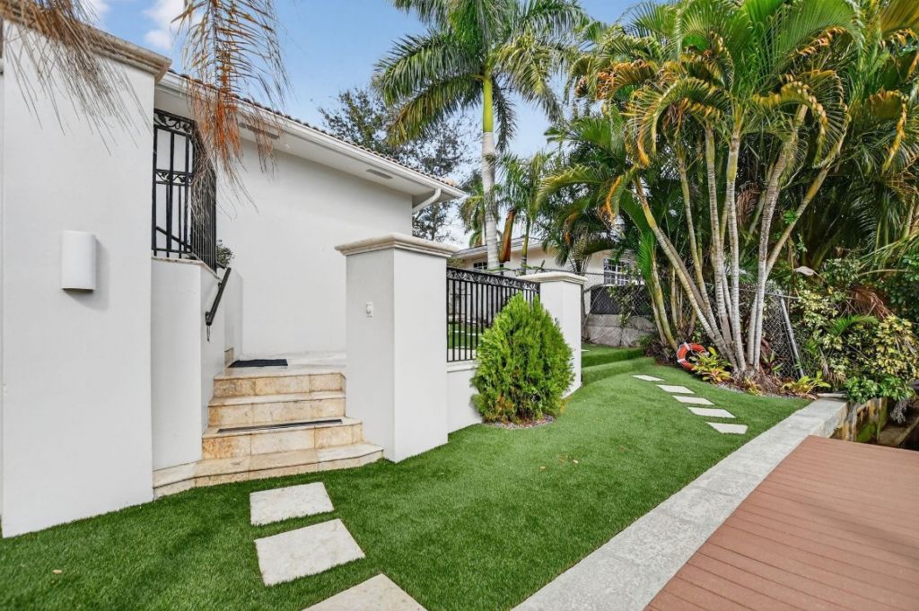 100 SW 8th Ave, Boca Raton, FL 33486 Photo