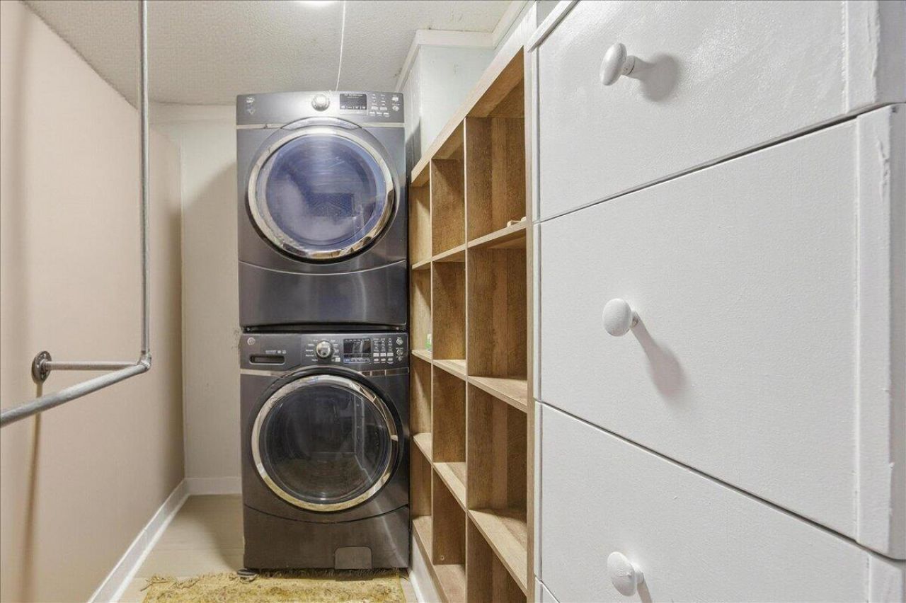 1309 N Edgewater Drive Photo 32