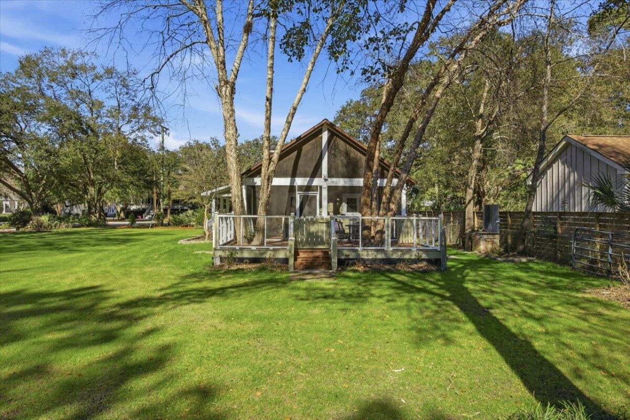 1309 N Edgewater Drive Photo 9