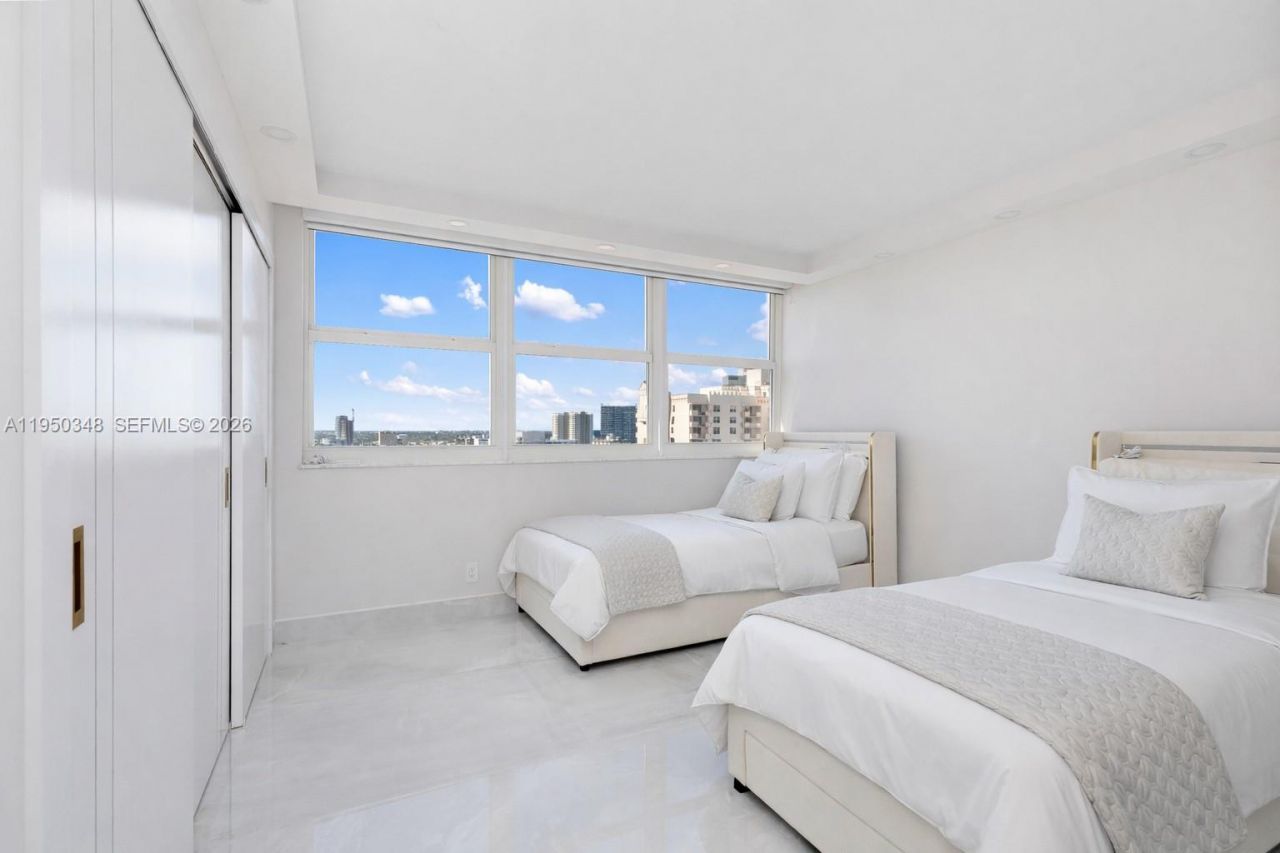 1880 S Ocean Dr, Unit PH1, Hallandale Beach, FL 33009 Photo