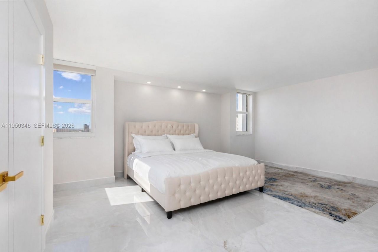 1880 S Ocean Dr, Unit PH1, Hallandale Beach, FL 33009 Photo