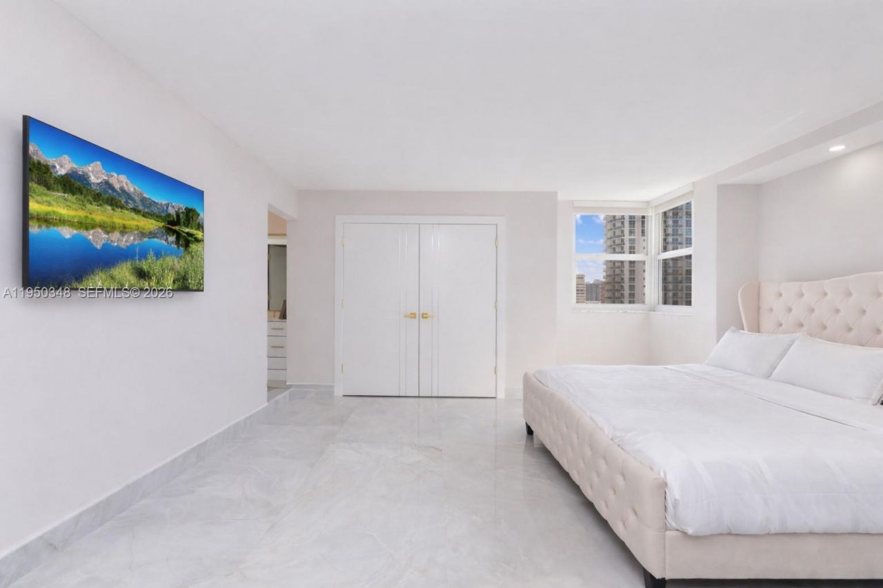 1880 S Ocean Dr, Unit PH1, Hallandale Beach, FL 33009 Photo