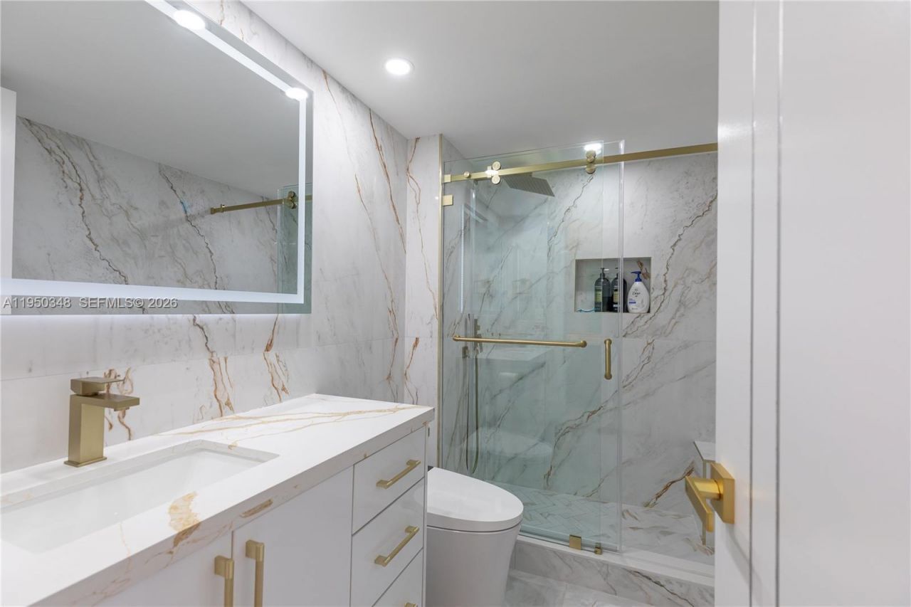 1880 S Ocean Dr, Unit PH1, Hallandale Beach, FL 33009 Photo