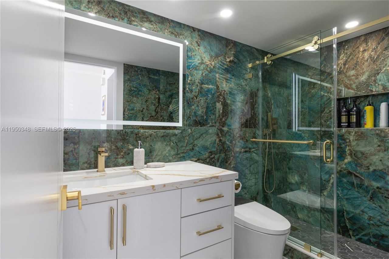 1880 S Ocean Dr, Unit PH1, Hallandale Beach, FL 33009 Photo