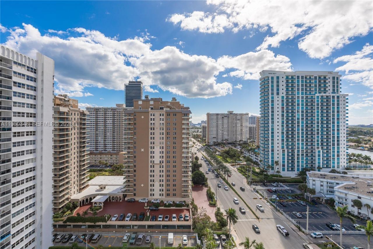 1880 S Ocean Dr, Unit PH1, Hallandale Beach, FL 33009 Photo