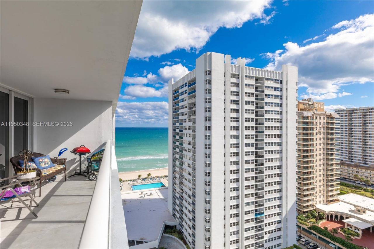 1880 S Ocean Dr, Unit PH1, Hallandale Beach, FL 33009 Photo