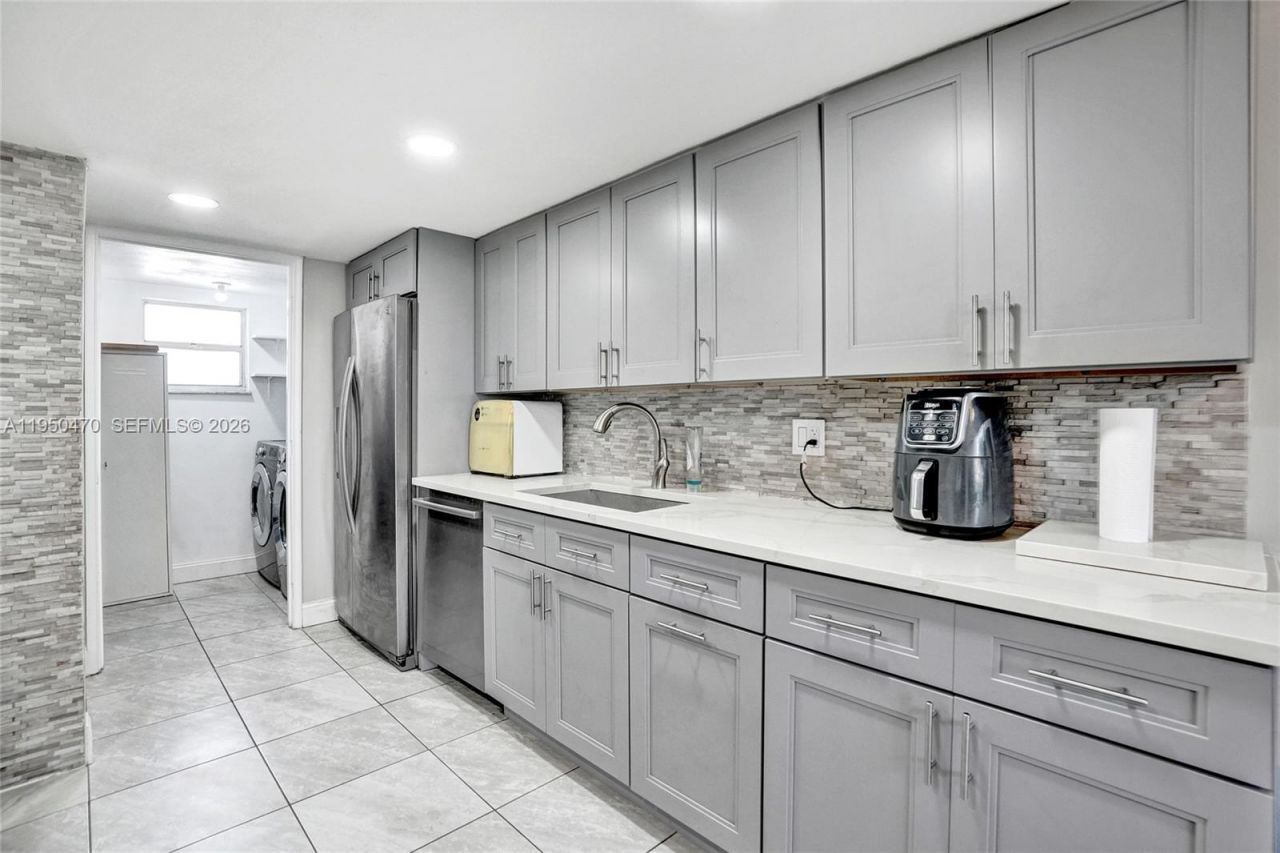 9451 Live Oak Pl, Unit 102, Davie, FL 33324 Photo