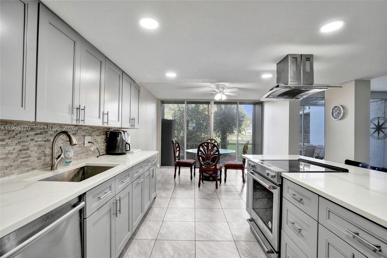 9451 Live Oak Pl, Unit 102, Davie, FL 33324 Photo