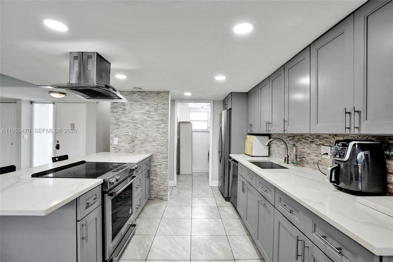 9451 Live Oak Pl, Unit 102, Davie, FL 33324 Photo