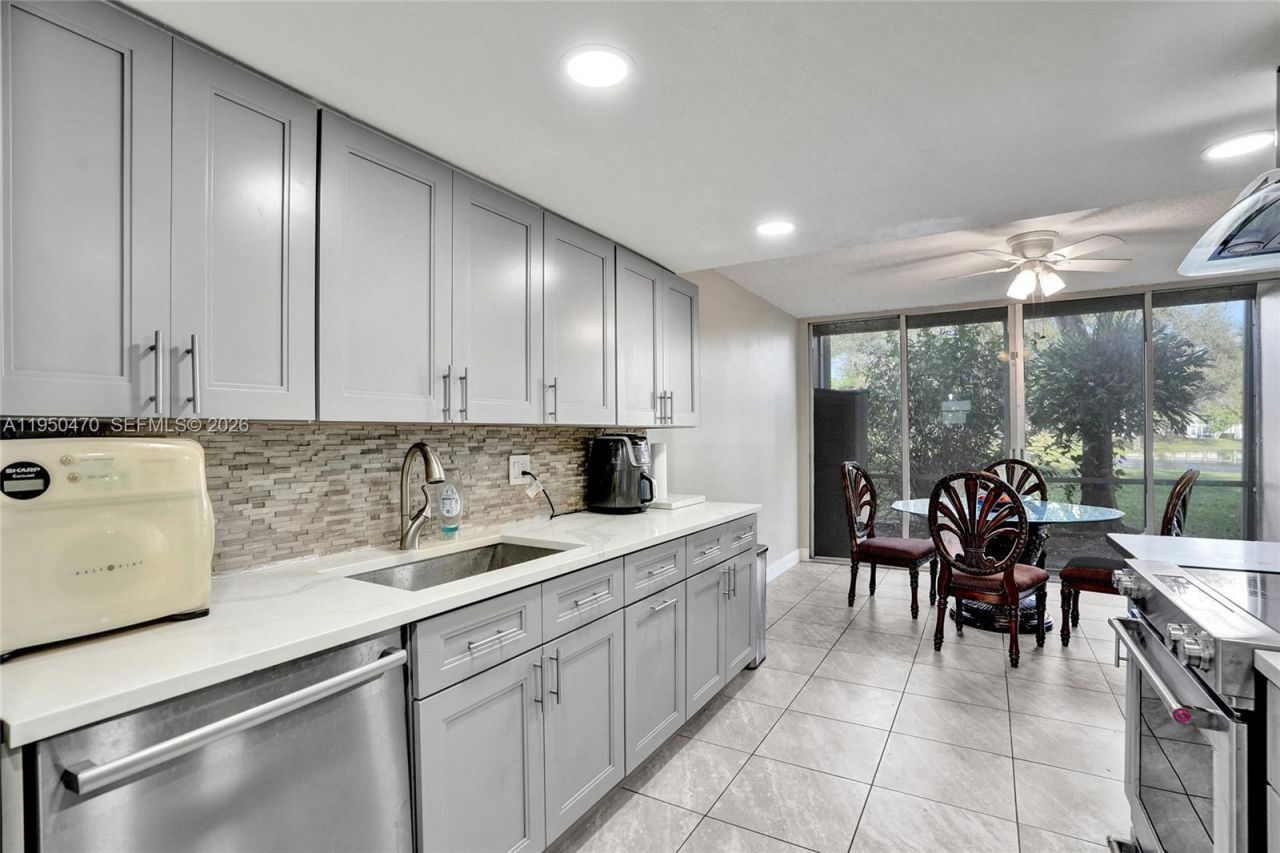9451 Live Oak Pl, Unit 102, Davie, FL 33324 Photo