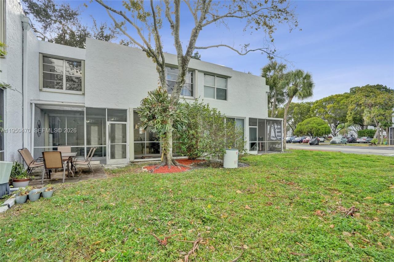 9451 Live Oak Pl, Unit 102, Davie, FL 33324 Photo