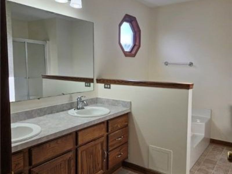 496 Helena Drive, Tallmadge, OH 44278 Photo 16