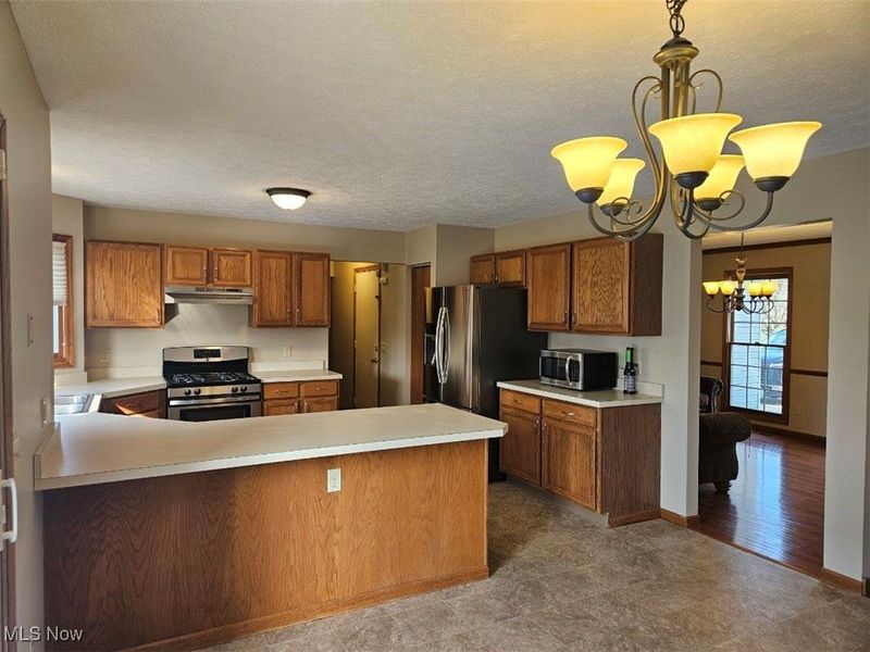 496 Helena Drive, Tallmadge, OH 44278 Photo 8