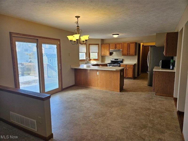 496 Helena Drive, Tallmadge, OH 44278 Photo 9