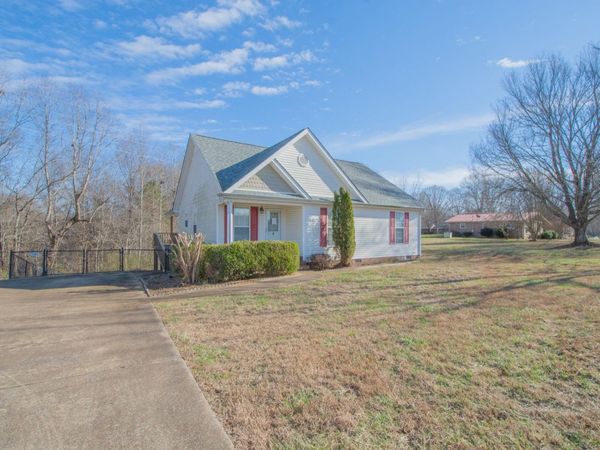 1149 Oak Grove Rd , Goodspring, TN 38460