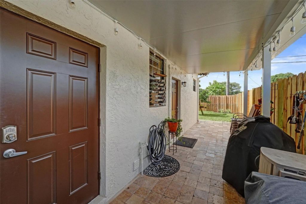 2333 SW 34th Terrace, Fort Lauderdale, FL 33312 Photo