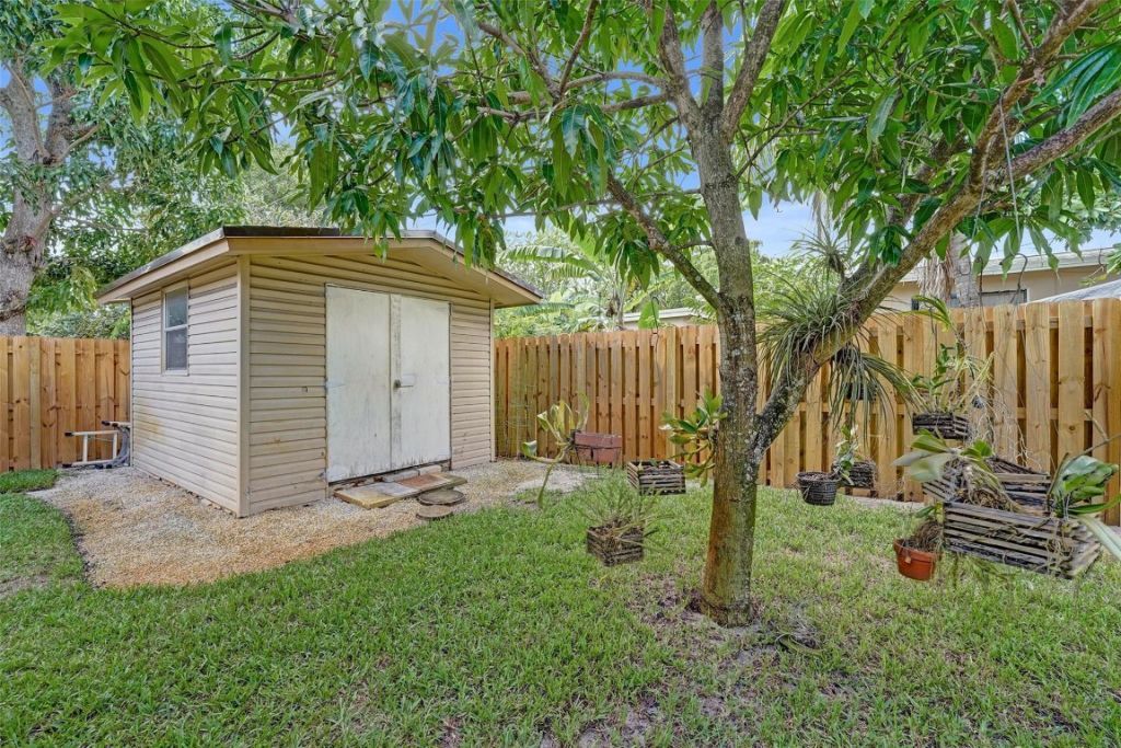 2333 SW 34th Terrace, Fort Lauderdale, FL 33312 Photo