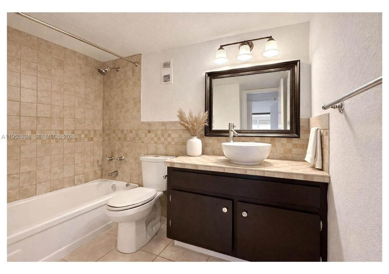 2771 Taft St, Unit 411, Hollywood, FL 33020 Photo