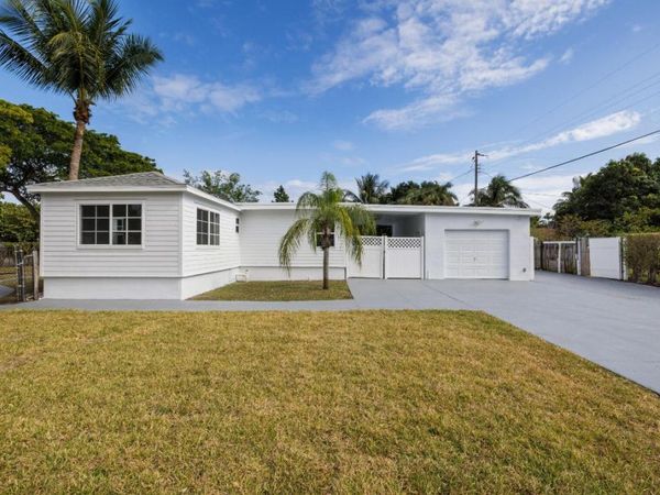 640 Forest Hill Boulevard, West Palm Beach, FL 33405