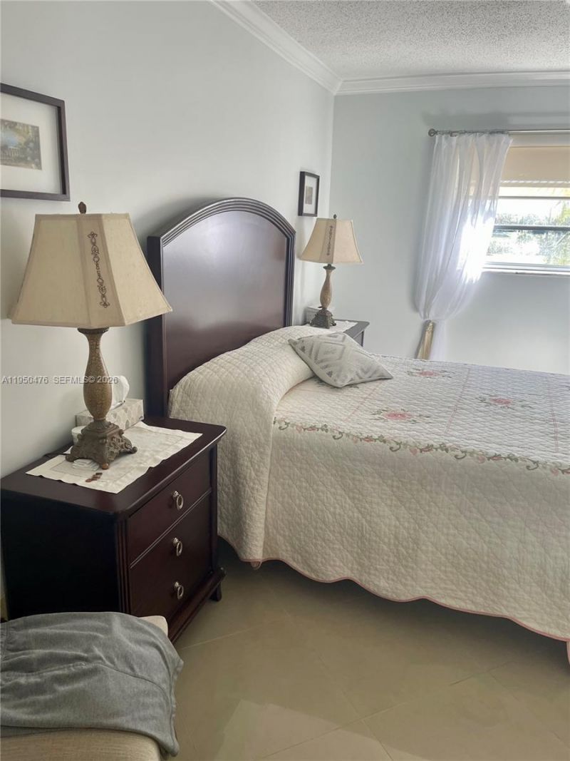 3940 NW 42nd Ave , Unit 319, Lauderdale Lakes, FL 33319 Photo