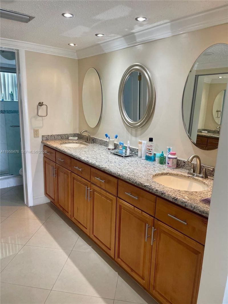 3940 NW 42nd Ave , Unit 319, Lauderdale Lakes, FL 33319 Photo