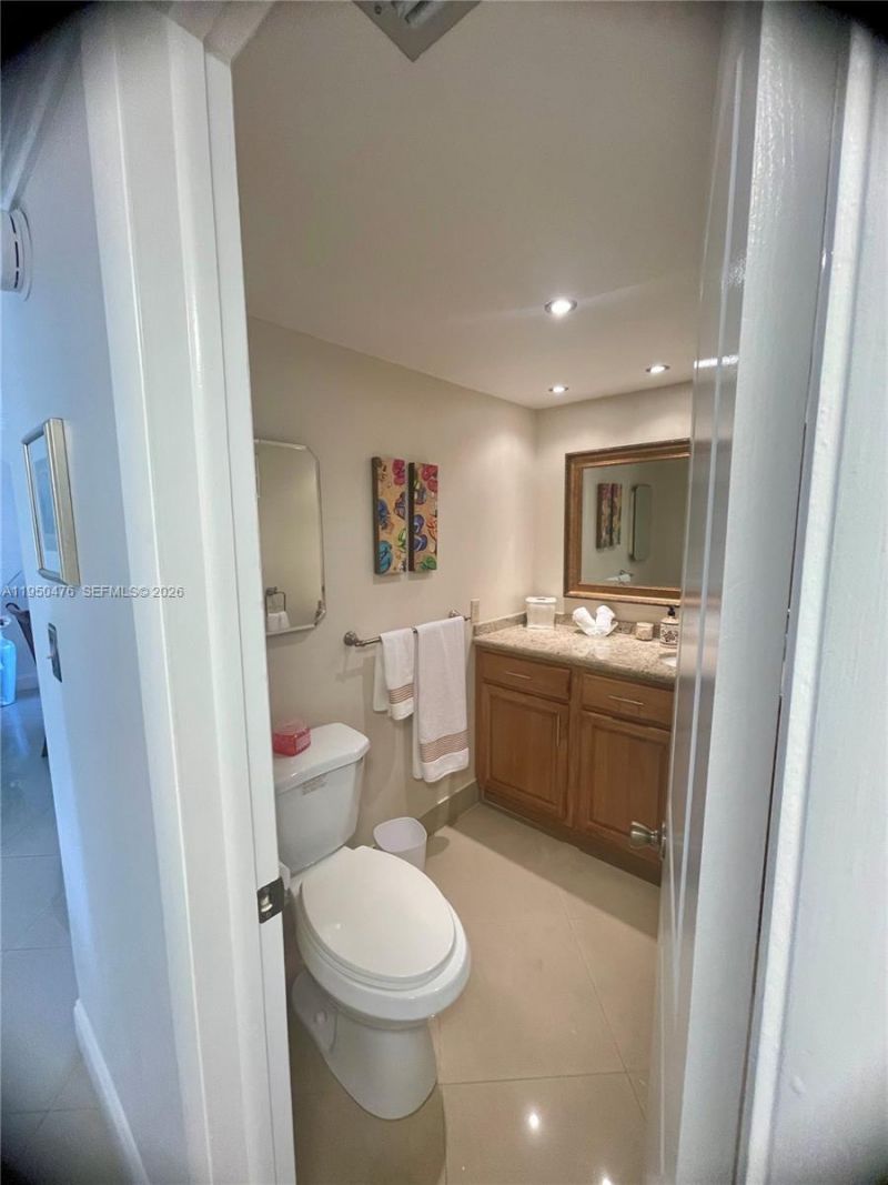 3940 NW 42nd Ave , Unit 319, Lauderdale Lakes, FL 33319 Photo