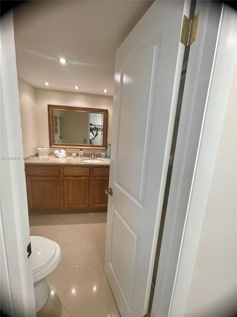 3940 NW 42nd Ave , Unit 319, Lauderdale Lakes, FL 33319 Photo