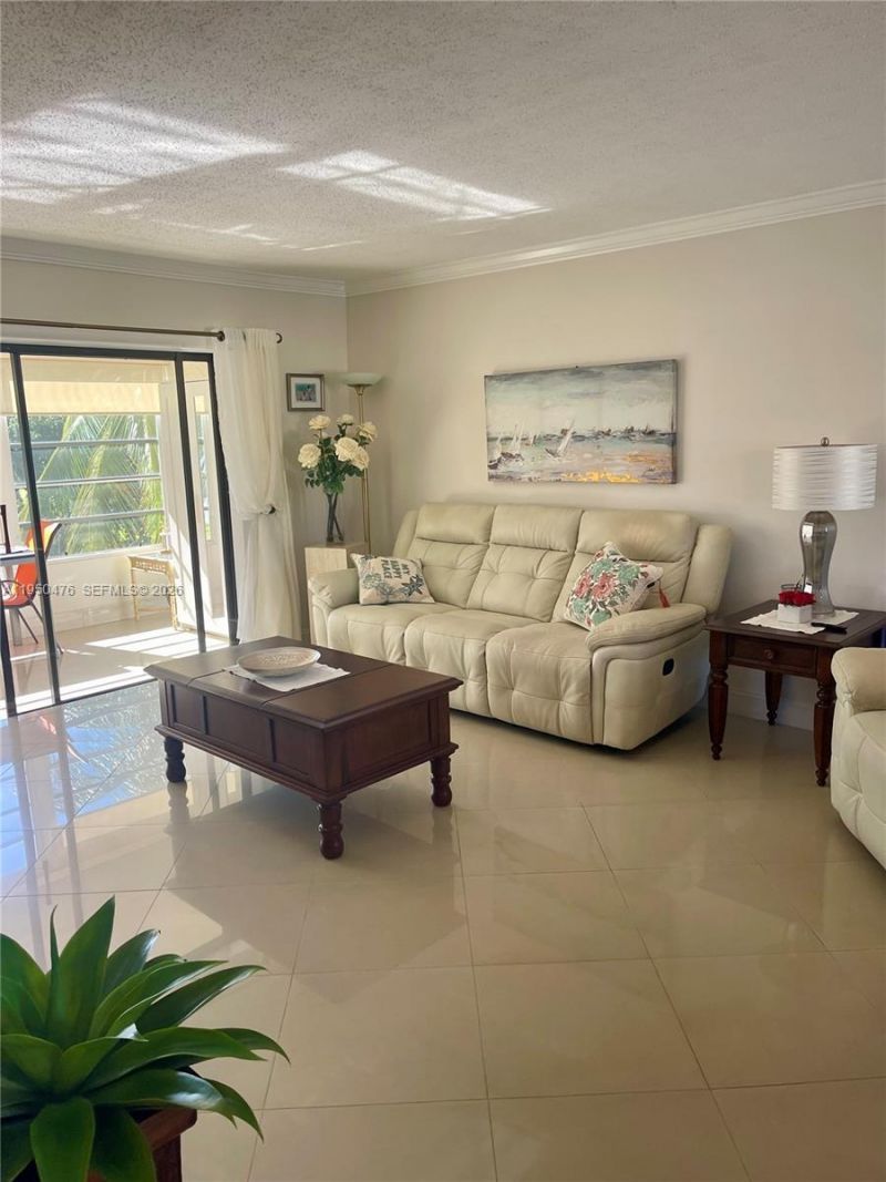 3940 NW 42nd Ave , Unit 319, Lauderdale Lakes, FL 33319 Photo